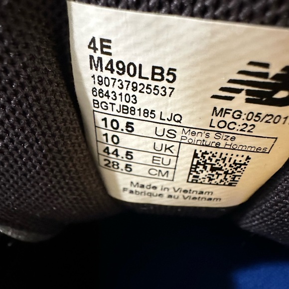 Men’s New Balance Sneakers - 10 1/2 wide width 4E - new in box - Picture 2 of 5